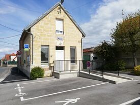 Nettoyage de la façade de la Mairie