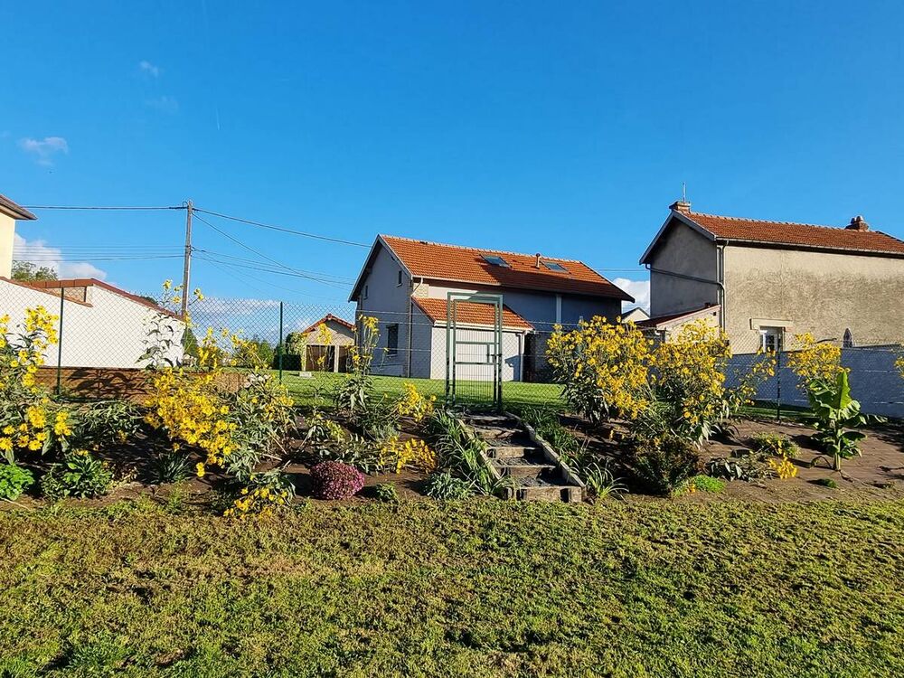 Extérieur seconde vue  grange à bulles Pignicourt